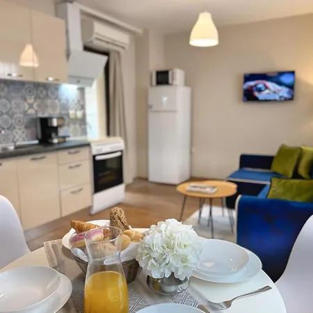 Centre Apt. With Parking For 4 Guests Daire Filibe