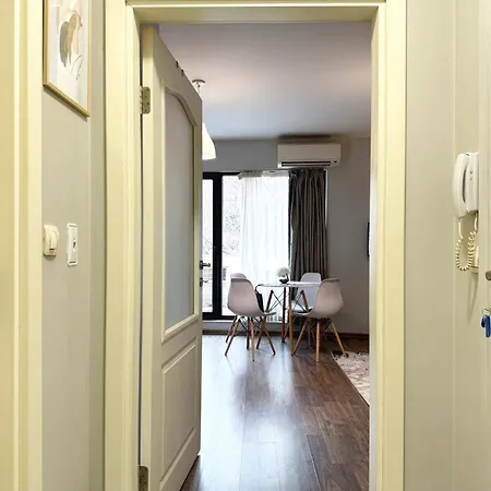 Centre Apt. With Parking For 4 Guests * Filibe