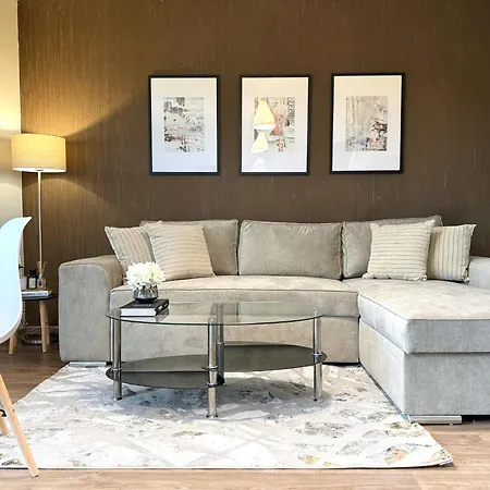 Daire Centre Apt. With Parking For 4 Guests