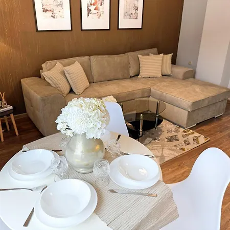 Centre Apt. With Parking For 4 Guests * Filibe