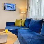公寓 Centre Apt. With Parking For 4 Guests