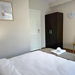 公寓 Centre Apt. With Parking For 4 Guests
