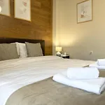 Centre Apt. With Parking For 4 Guests 公寓
