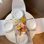 Centre Apt. With Parking For 4 Guests *