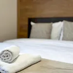 Centre Apt. With Parking For 4 Guests