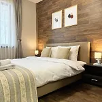 公寓 Centre Apt. With Parking For 4 Guests