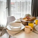 公寓 Centre Apt. With Parking For 4 Guests *