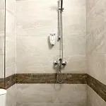 Centre Apt. With Parking For 4 Guests