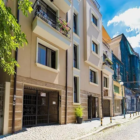 Apartment Centre Apt. With Parking For 4 Guests