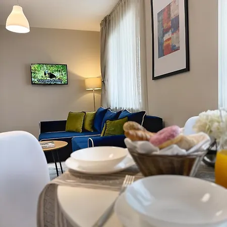 Apartment Centre Apt. With Parking For 4 Guests