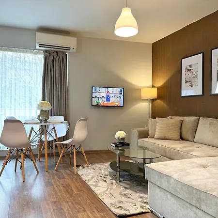 Centre Apt. With Parking For 4 Guests Plowdiw