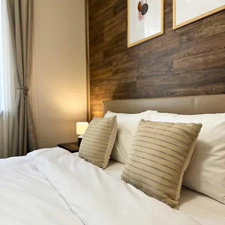 Apartment Centre Apt. With Parking For 4 Guests *