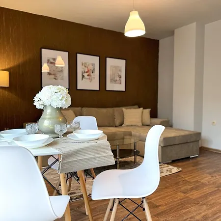 Centre Apt. With Parking For 4 Guests Apartment Plovdiv