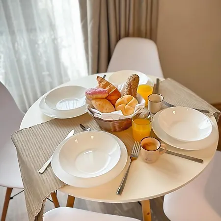 Apartment Centre Apt. With Parking For 4 Guests *