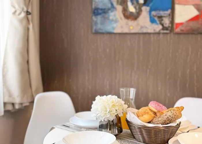 Centre Apt. With Parking For 4 Guests Apartament *