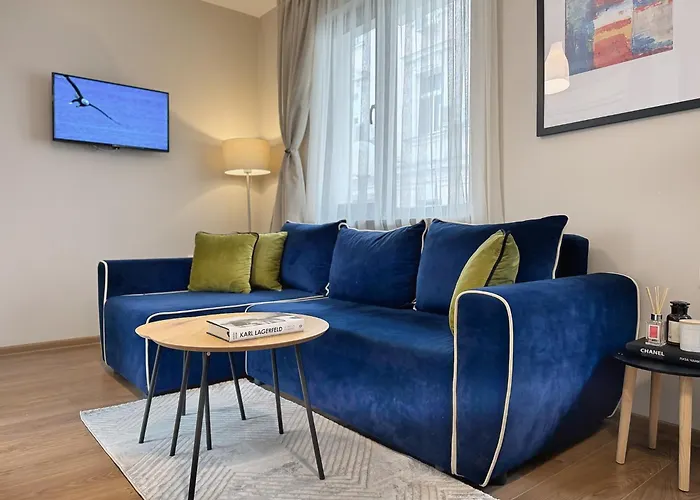 Apartament Centre Apt. With Parking For 4 Guests *