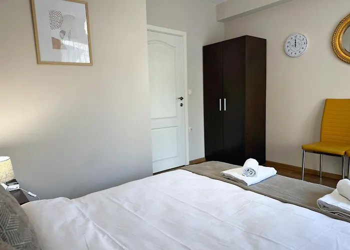 公寓 Centre Apt. With Parking For 4 Guests