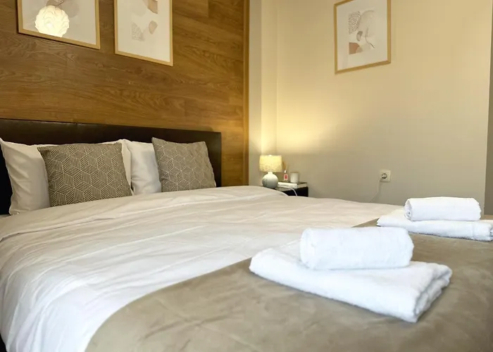 Centre Apt. With Parking For 4 Guests Apartament