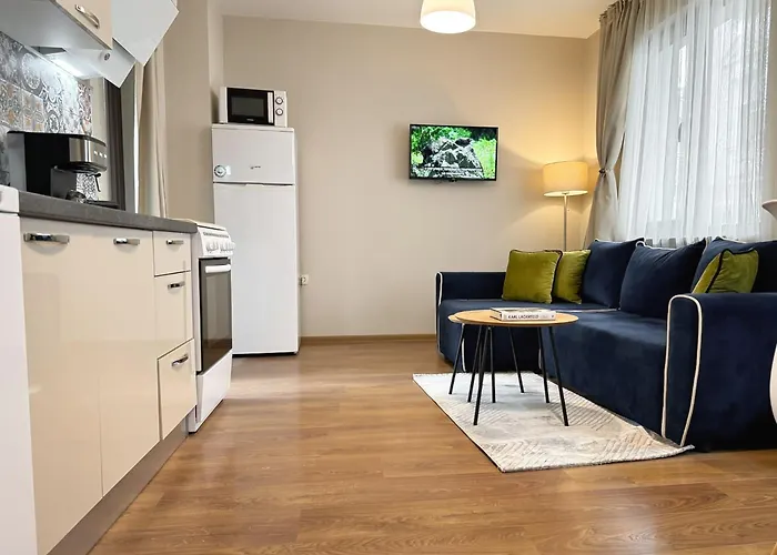 Centre Apt. With Parking For 4 Guests Płowdiw