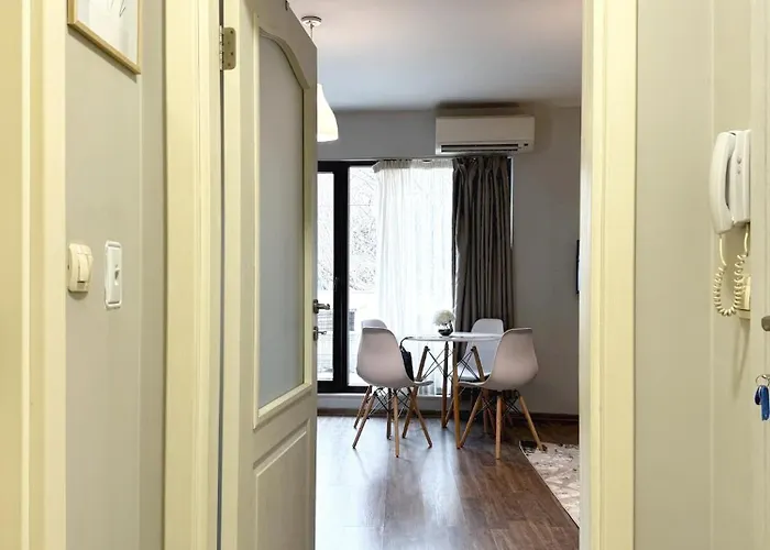 Centre Apt. With Parking For 4 Guests * Płowdiw