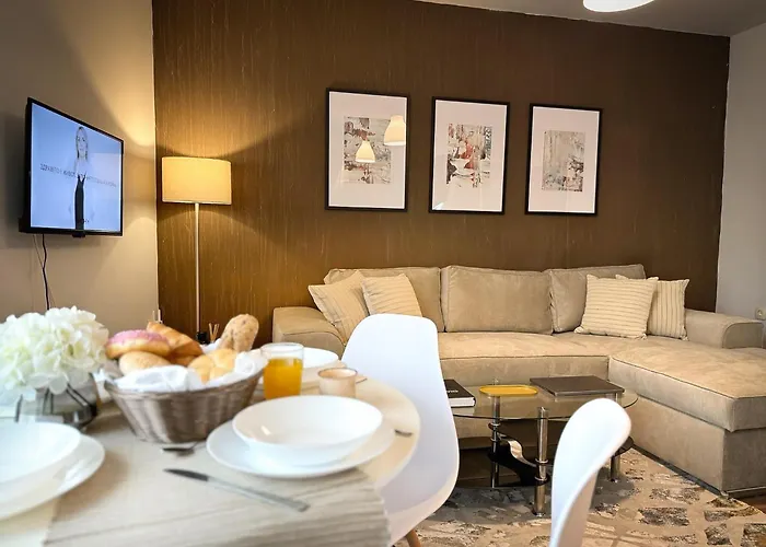 Centre Apt. With Parking For 4 Guests Płowdiw