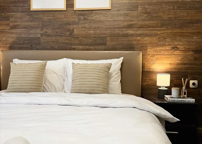 公寓 Centre Apt. With Parking For 4 Guests