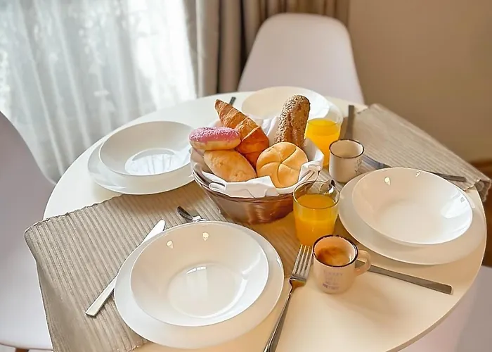 公寓 Centre Apt. With Parking For 4 Guests *